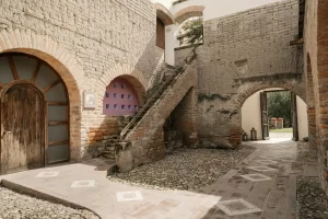 Hacienda Sepúlveda es un hotel, que mantiene una puerta a la historia viva.