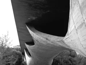 El Puente ubicado en Potenza, Italia, se construyó entre 1967 y 1976 y es una maravilla de la ingeniería y la arquitectura.